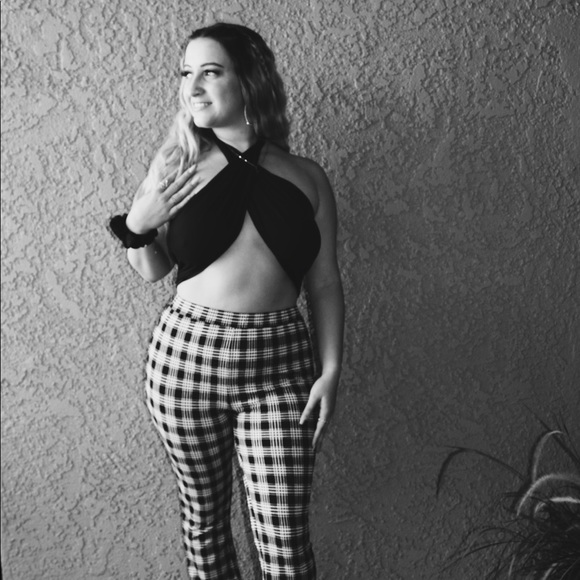 Meet your Posher, Amira - Picture 2 of 2